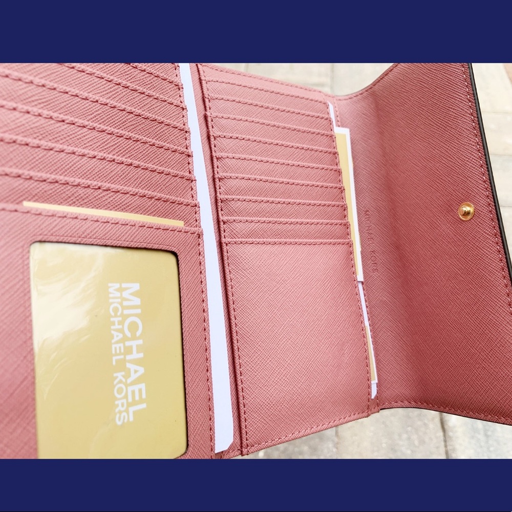 👛💕Michael Kors Trifold Wallet Rose Pink Saffiano - Picture 3 of 3